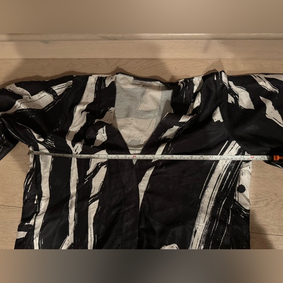 DIARRABlU Naim Maxi Dress
Size M (8-10) - Picture 15 of 15